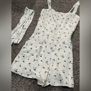 BEST OFFER Hollister Romper XS White with Floral with Soft Tie for Bow
